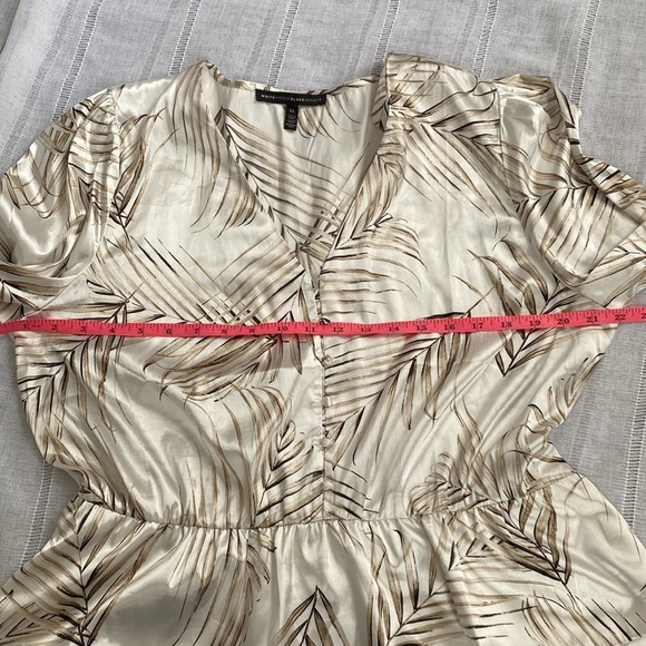 White House Black Market silky peplum blouse. - Picture 13 of 14